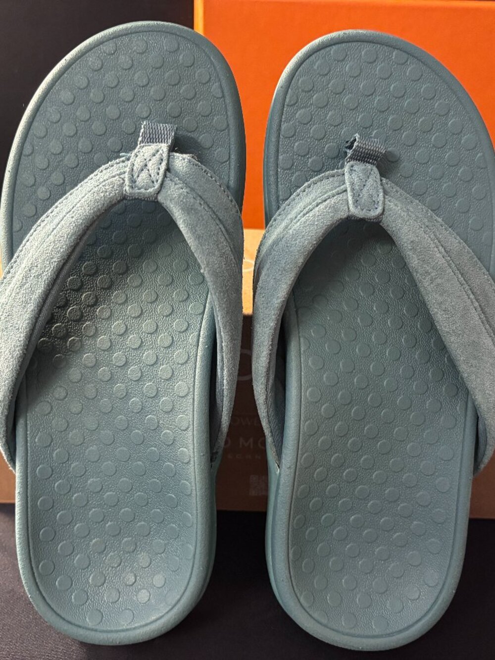 Vionic Bodega Blue Shore flip flops with orthopedic insoles in size 5 US / 35 EU